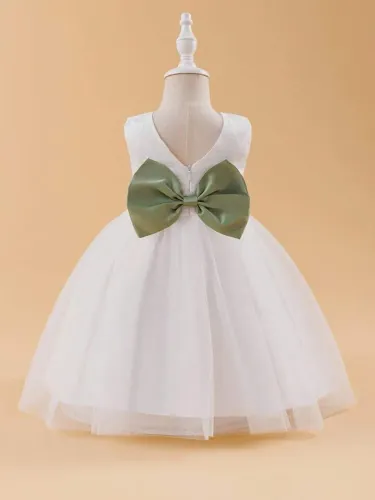 Vestido Branco com Laço Verde