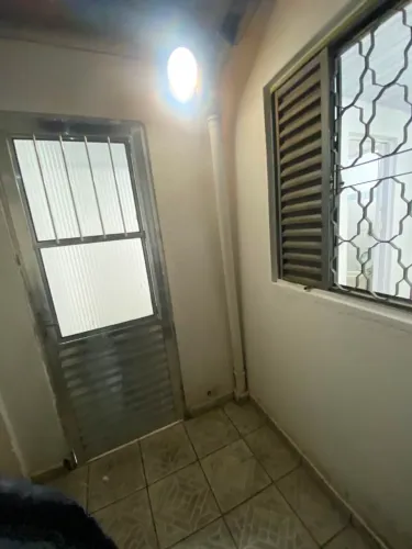 Casa de dois cômodos zona sul