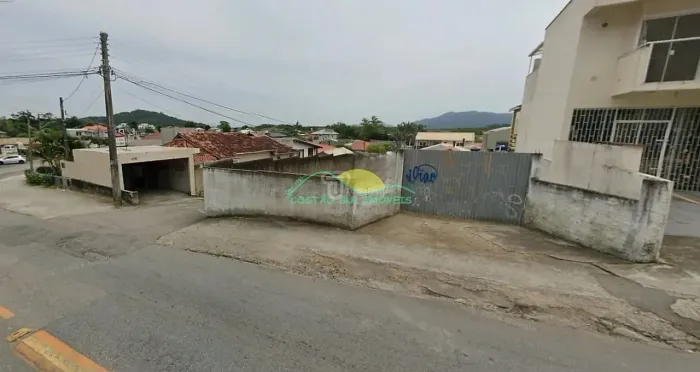 Terreno com 378m² de esquina na Rodovia Baldicero Filomeno no Alto Ribeirão - Ribeirão da 