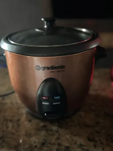 Panela elétrica e cafeteira