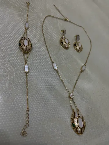 Conjunto colar brincos e pulseiras cobra serpente dourada bulgari bvlgari