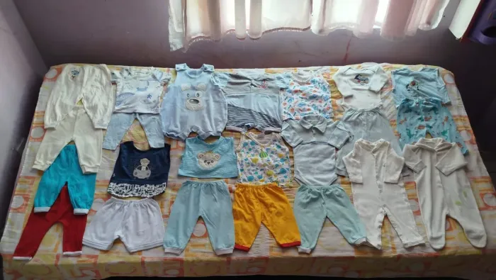 Lote de roupa de menino com 20 peças tamanho RN