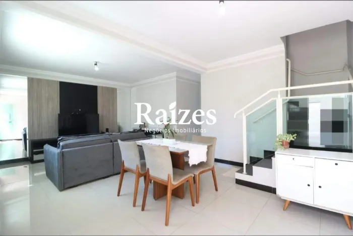 Sobrado no Jardim Karaíba com 3 Quartos sendo 1 Suíte, Quintal, Ar Condicionado e Seguranç