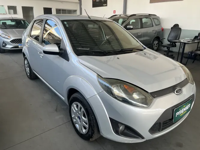 Ford Fiesta Sedan SE 1.6 8V Flex 4P 2014