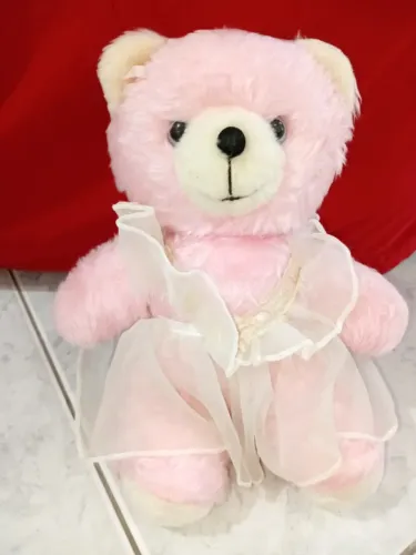 URSINHO DE PELÚCIA ROSA VINTAGE COM VESTIDO - LINDA PEÇA DECORATIVA