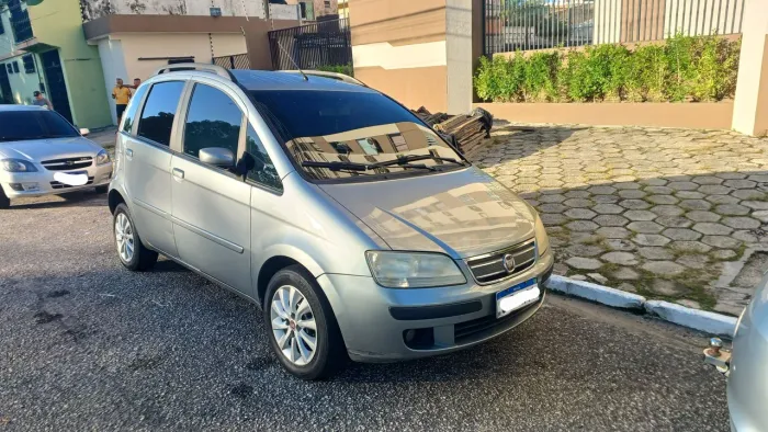 Fiat Idea ELX 1.4 MPI Fire Flex 8V 5P 2010