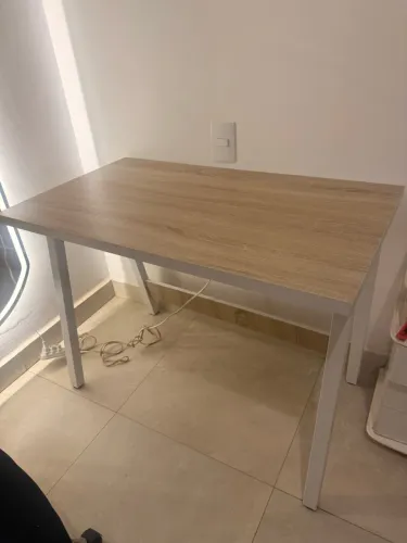 Mesa Tok&Stok (Madeira e Branco)
