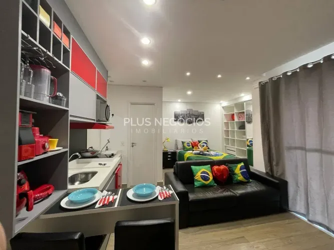 Flat mobiliado para locação no Liberty Home Studio em andar alto com varanda e vista em So