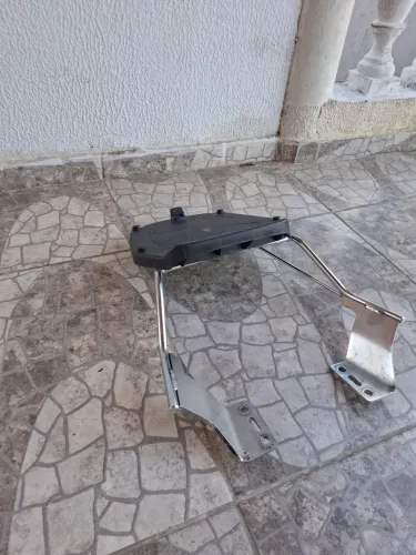 Suporte para bauleto Fazer 150