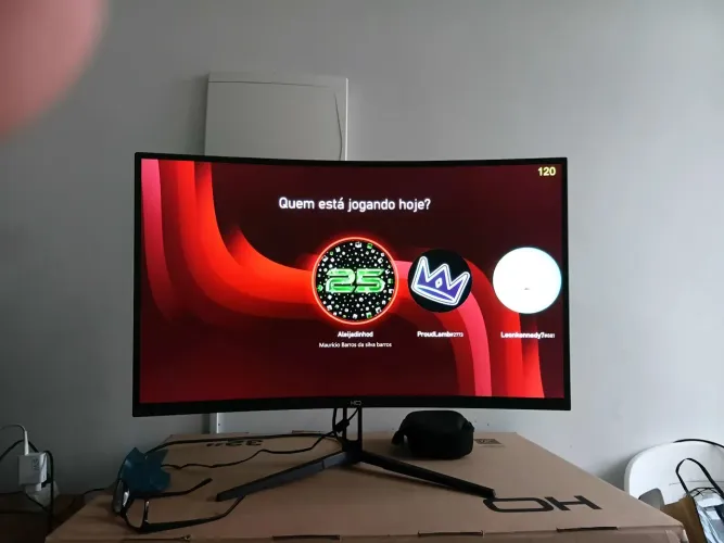 Monitor novo 32 polegadas caixa nota fiscal e serie s ontem fez limpeza zeradinho