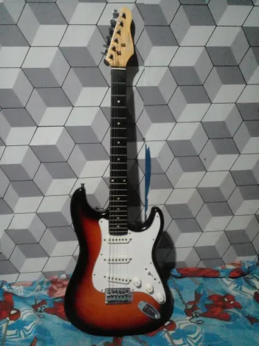 Guitarra giannini G100