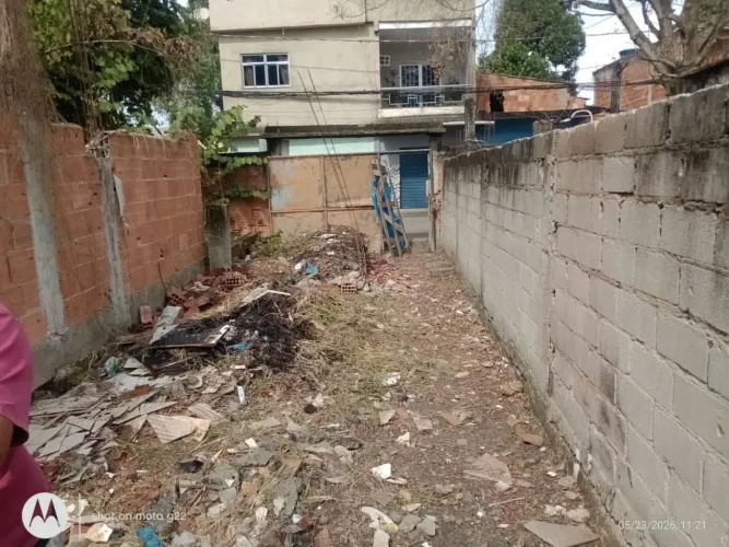 Vendo terreno grande em bairro tranquilo