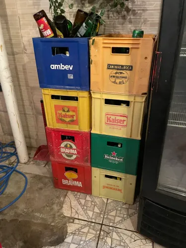 CAIXAS DE CERVEJA E VASILHAME