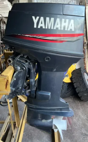 Motor Yamaha 60 HP 2T - seminovo