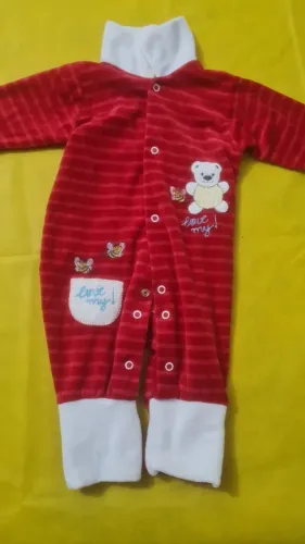 Macacão Bebê Plush Vermelho com Bordado Ursinho - Quentinho Tam M