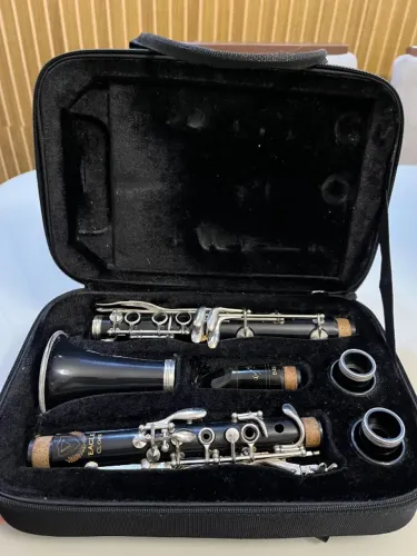 Clarinete Bb Eagle (sem boquilha)