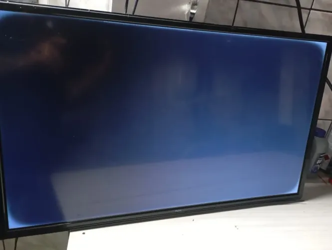 Tv smart Philco 32 polegadas. (COM DEFEITO)