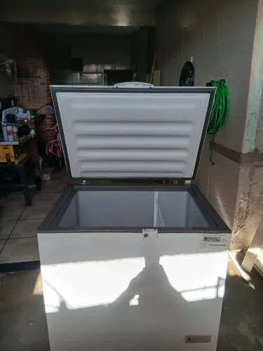 Freezer Balcão 220v