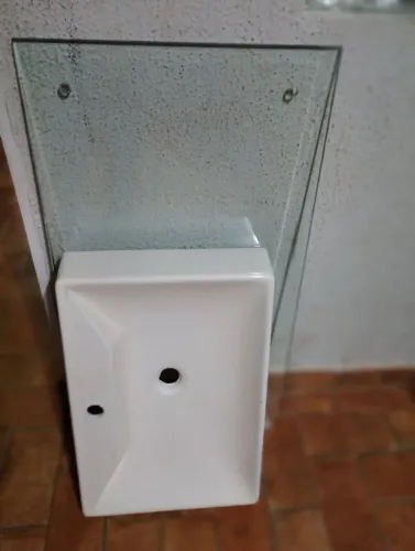 Pia com vidro
