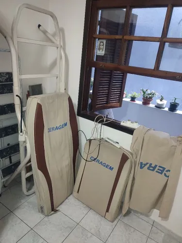 Cama de massagem ceragem