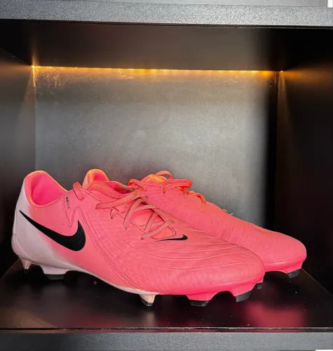 Chuteira Nike Phantom GX II Academy Campo