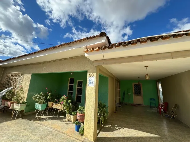 Casa a venda setor Primavera, Rua 14, N° 50, Formosa, Goiás
