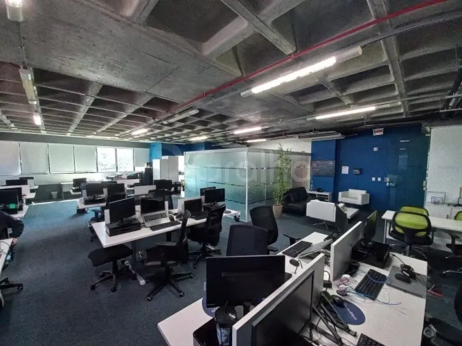 Sala comercial de 167m² no João Paulo