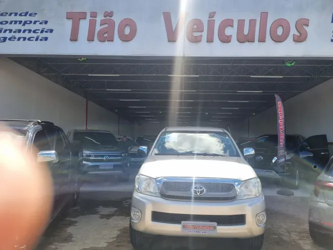 Toyota Hilux CD D4-d 4X4 2.5 16V 102cv TB Dies. 2010