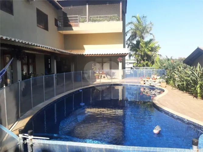Casa à venda em condomínio fechado em Vinhedo, interior de São Paulo