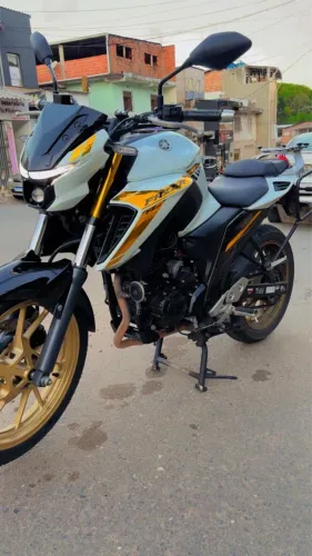 Fazer FZ25 2025