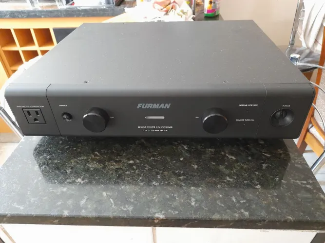 Condicionador de energia Furman Elite 15