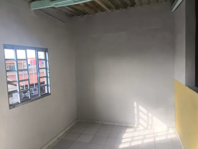 Alugo uma kit no recanto das emas, qd 404, valor 800, calção 500 reais, ZAP *