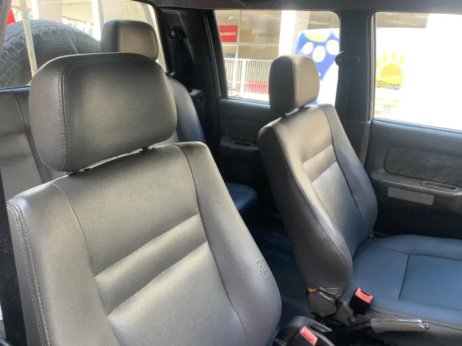 Mitsubishi L200 GL 2.5 4X4 CD Diesel 2011