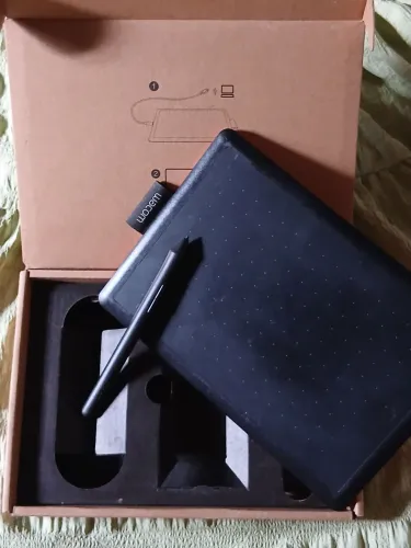 MESA DIGITALIZADORA PROFISSIONAL WACOM ( FAÇA SUAS ARTES DIGITAL COM MAIS FACILIDADE )
