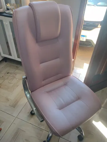 Cadeira executiva rosa