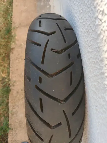 Pneu motos