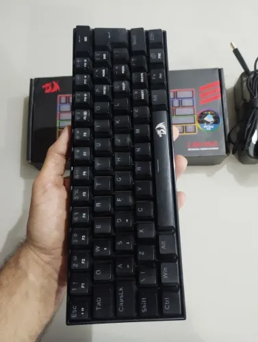 Teclado mecânico Redragon Lakshimi, Rainbow, Switch, Blue, ABNT2, 60%, K606R