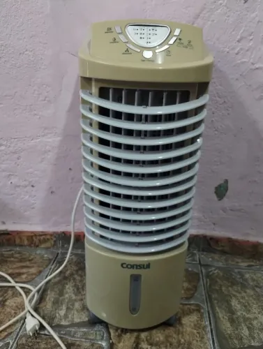 Climatizador Consul 127V / 50w Precisa de Concerto ou para aproveitar peças 