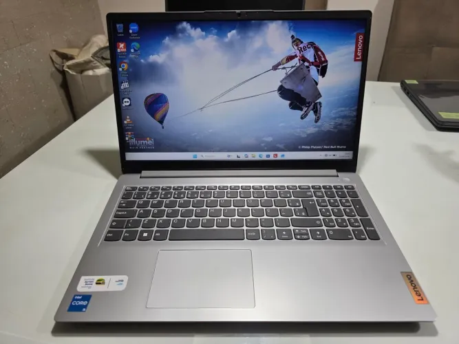 Notebook Lenovo i5 12ª geração 8gb 512gb