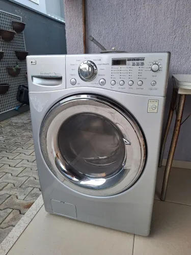 Lava e Seca LG