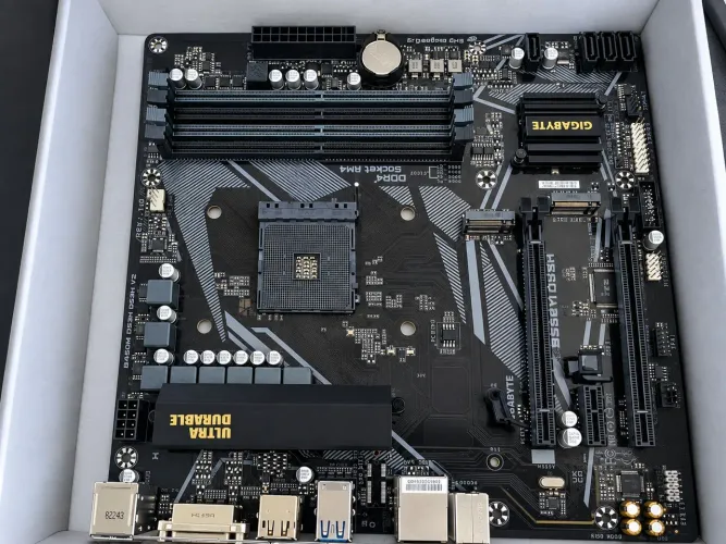 Placa mae gigabyte B550 ds3h (COM GARANTIA!!)