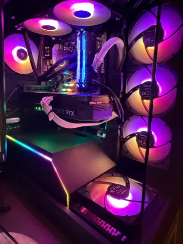 PC Gamer Premium - RTX 3070 | Ryzen 5 5600X | Phanteks NV5