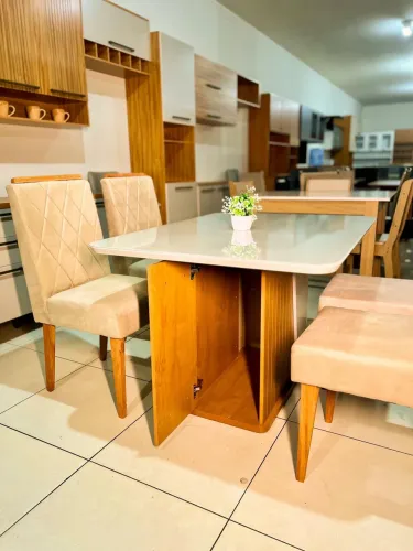 Mesa de jantar 4 lugares 120x90 disponível