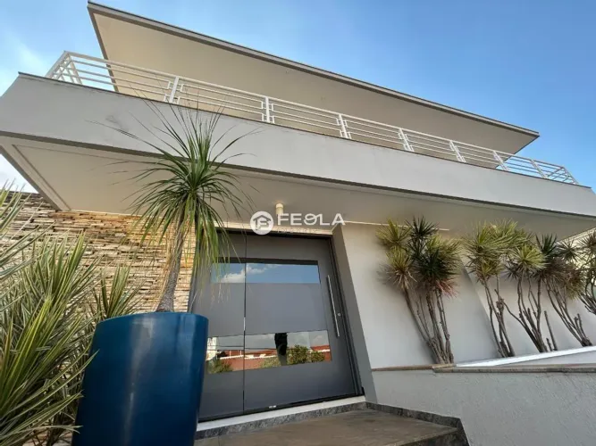 Casa à venda em Americana, Iate Clube de Americana, com 5 suítes, com 700 m²