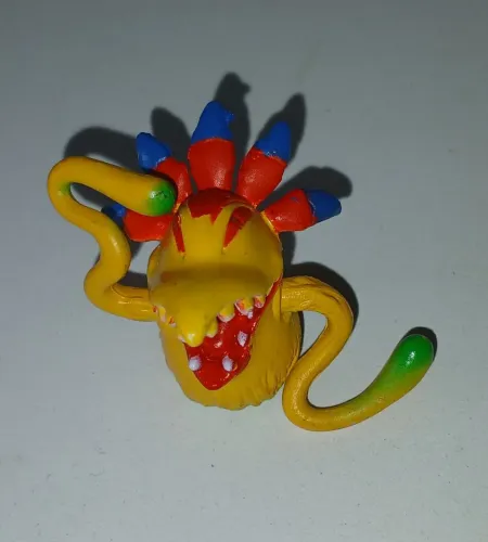 BONECO MINIATURA DIGIMON VEGIEMON