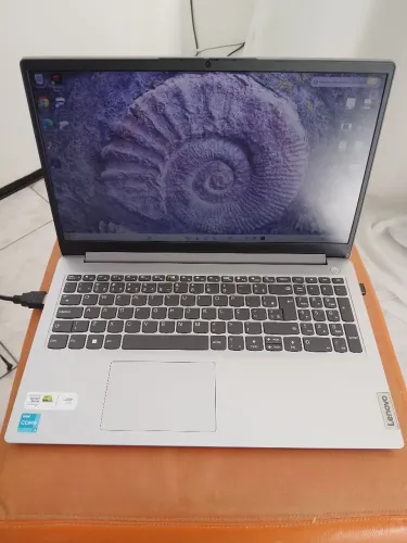 Notebook Lenovo i3 236GB