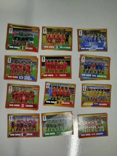 Figurinhas da Copa do Mundo 2026 Perfiladas amarelas douradas Mc Donalds