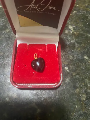 Pingente Coração com pedra em ouro 18k