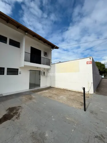 Ótima loja para locação no bairro Canasvieiras!