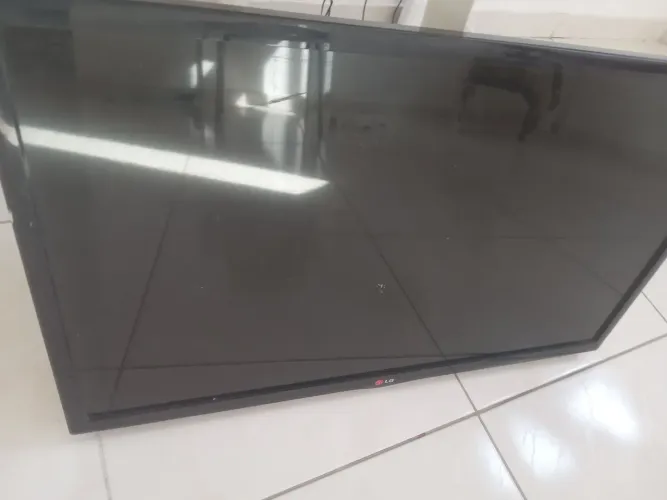 TV marca LG, R$120,00